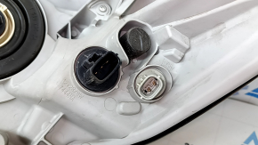 Front right headlight Toyota Camry v50 12-14 usa XLE, needs polishing, cracked glass
