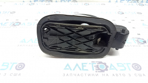 The fuel filler flap housing of the Audi Q5 80A 18-25 has a broken mount and a torn seal