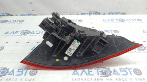 The outer wing light, left, Audi Q8 19-26, is worn