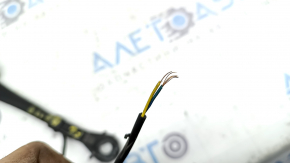 The driver's seat belt latch of the Audi Q8 19-26 is covered in soot, the connector is cut off