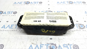 The passenger airbag in the dashboard of the Audi Q8 19-24 has a rusty pyropaket