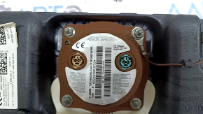 The passenger airbag in the dashboard of the Audi Q8 19-24 has a rusty pyropaket