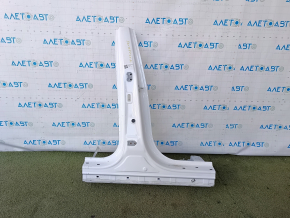 The central right body pillar of Hyundai Santa Fe 24-26 is sawed off