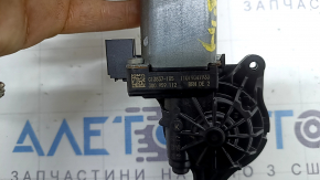 Motor for adjusting the lift of the passenger seat cushion Audi Q8 19-26 rear