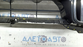 The base of the radiator grille Honda Insight 19-22 with the emblem, cracks, missing fragments