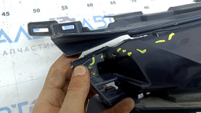 The base of the radiator grille Honda Insight 19-22 with the emblem, cracks, missing fragments