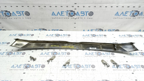 Upper grille molding for Honda Insight 19-22 chrome, broken fasteners, 1 missing fastener, cracks
