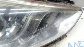 Front right headlight Hyundai Sonata 11-15 hybrid halogen, scratches, faded, crack in mount