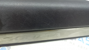 Front left door sill trim Hyundai Sonata 11-15 brown, with chrome trim, scratches, rust