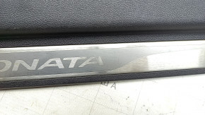 Front right door sill trim Hyundai Sonata 11-15 brown, with chrome trim, scratches