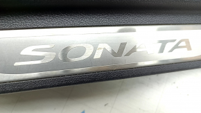 Front right door sill trim Hyundai Sonata 11-15 brown, with chrome trim, scratches