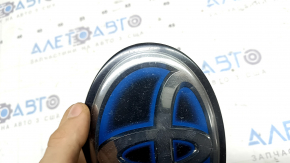 Emblem badge for the front bumper of Toyota Prius V 12-17 under the radar cruise, scratches, for polishing
