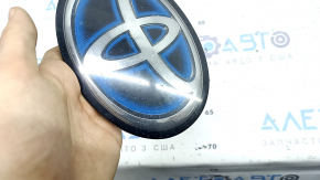 Emblem badge for the front bumper of Toyota Prius V 12-17 under the radar cruise, scratches, for polishing
