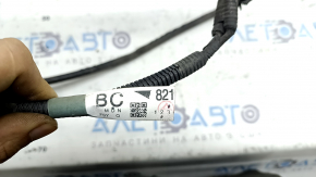 Wiring for the front bumper of a Toyota Prius V 15-17 rest, without parking sensors, under DRLs and fog lights