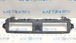 The radiator grille mount for Audi A4 B9 17-25 is broken