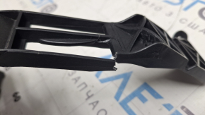 The radiator grille mount for Audi A4 B9 17-25 is broken