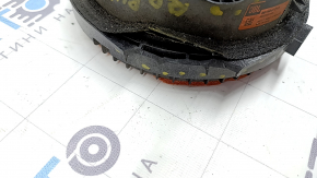 The rear right speaker of Toyota Prius V 16-17 JBL is crushed, the mount is broken