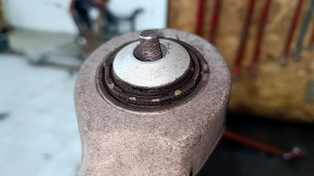 Upper rear left arm of Audi Q8 19-26 for air suspension, torn silent block