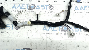 Wiring for the front right door of a Toyota Prius V 12-17 keyless
