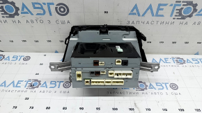 Monitor, display Toyota Prius V 17-17 rest, scratches