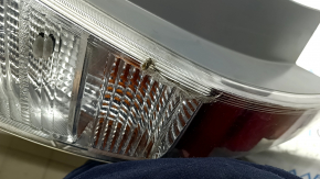 Right headlight Toyota Prius V 15-17 rest, cracked glass