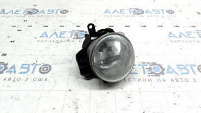 Right fog light for Toyota Prius V 15-17, needs polishing, broken fasteners