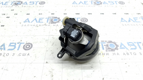 Right fog light for Toyota Prius V 15-17, needs polishing, broken fasteners