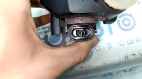 Right fog light for Toyota Prius V 15-17, needs polishing, broken fasteners