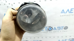 Right fog light for Toyota Prius V 15-17, needs polishing, broken fasteners