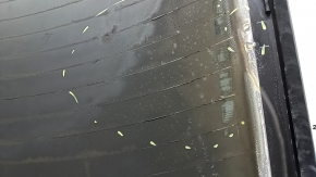 The rear window of the Audi Q8 19-26 trunk door is tinted, covered in soot, there are scratches on the glass, the heating pins are broken, the heating threads are melted