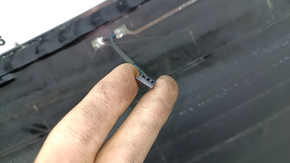 The rear window of the Audi Q8 19-26 trunk door is tinted, covered in soot, there are scratches on the glass, the heating pins are broken, the heating threads are melted