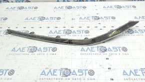 The front bumper molding, left, Nissan Murano z52 19-24 is cracked