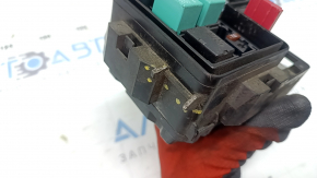The underhood fuse box for Honda Insight 19-22 is small and the mount is broken