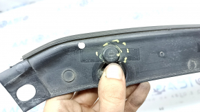 Front central hood seal Audi A6 C8 19-25 broken fasteners