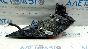 Toyota Rav4 19-25 right outer fender light with side diode, worn