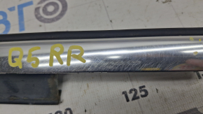 Molding door-glass central rear right Audi Q5 8R 09-17 chrome, scratches