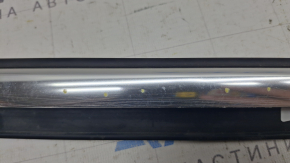 Molding door-glass central rear right Audi Q5 8R 09-17 chrome, scratches