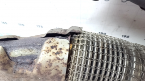 The exhaust pipe with a catalytic converter for a Nissan Murano z52 15-24 is rusty, the studs are sawed off, the mesh is torn, and it is dented
