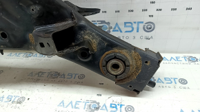 The rear subframe of the Nissan Murano z52 15-24 AWD is rusty, with microcracks in the transmission