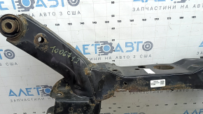 The rear subframe of the Nissan Murano z52 15-24 AWD is rusty, with microcracks in the transmission