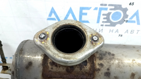 The rear muffler with a barrel for a Nissan Murano z52 15-24 is rusty and the bolts are broken