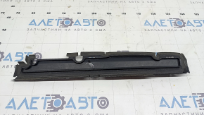 The upper radiator deflector of the Audi A6 C8 19-25 2.0T, 3.0T has dried out its seal