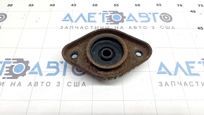The rear left shock absorber support for the Nissan Murano z52 15-24 is rusty
