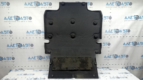 Engine protection of Audi A6 C8 19-25 is worn out and covered in oil