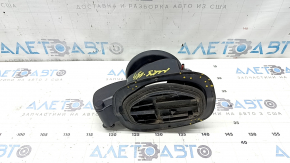 The fuel filler flap housing of a Ford Fusion mk5 13-20 is locked and the seal is torn
