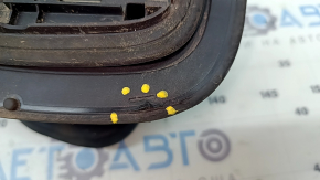 The fuel filler flap housing of a Ford Fusion mk5 13-20 is locked and the seal is torn