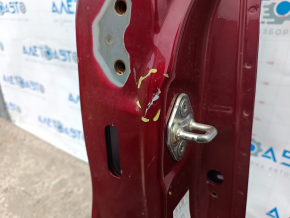 The central right body pillar of Toyota Camry v70 18-24 is sawn off, butt
