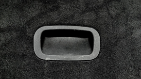 The trunk floor of the Jeep Grand Cherokee WL 22-26 is black, there are scratches on the handle, and a tear