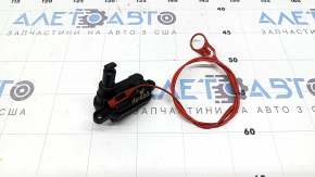 The fuel filler flap lock of the Audi A6 C8 19-20 has a broken mount