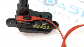 The fuel filler flap lock of the Audi A6 C8 19-20 has a broken mount